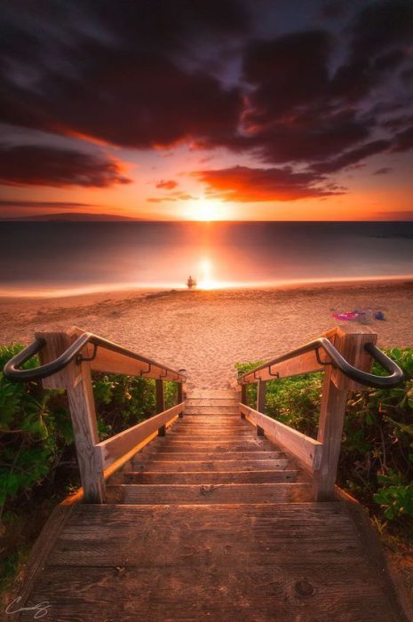 صورة-غروب-الشمس-عند-شاطئ-البحر-رومانسى-جدا.jpg