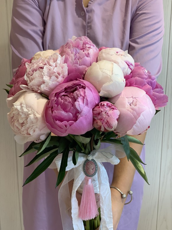 aed1500-Peonies-Love-Bridal-Bouquet.jpg