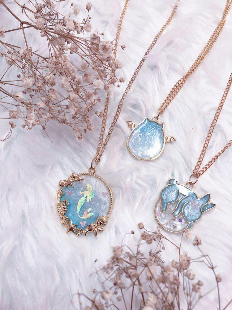 handmade_resin_necklaces_1551419209_b5085a76_progressive.jpg