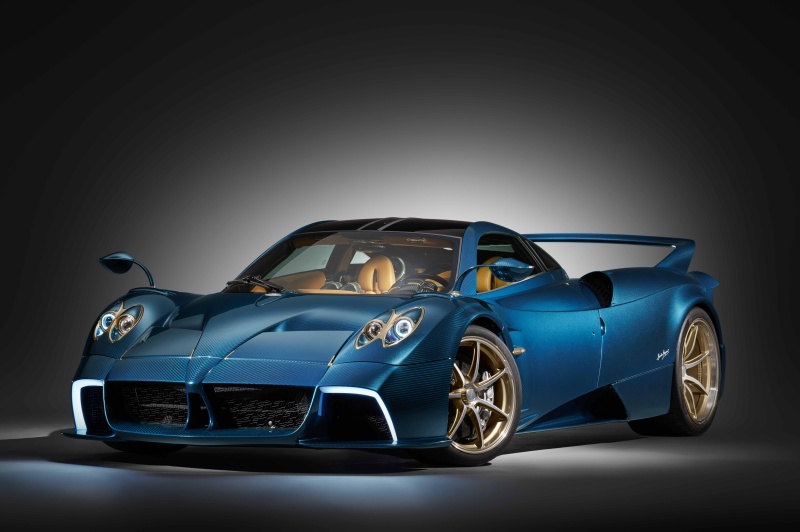 Pagani-Huayra-Epitome_2-1-4_Anteriore_Portiera-guidatore-chiusa (1).jpg