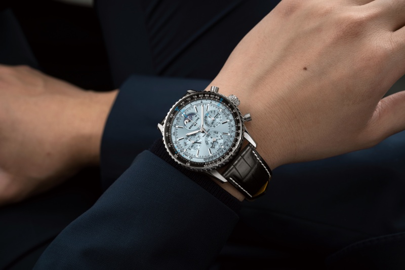 06_Breitling_Navitimer_B19_Chronograph_43_Perpetual_Calendar_Ref_PB1920251C1P1_RGB (1).jpg