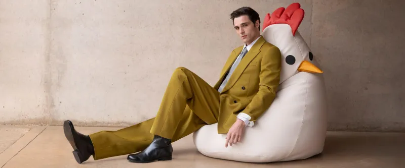 High_Res_Man_Chicken_Seat.jpg.png