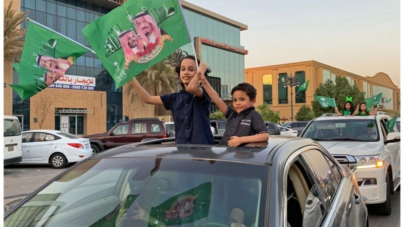 اليوم الوطني السعودي: هل أسهم محمد بن سلمان في تنامي "الشوفينية" في المملكة؟