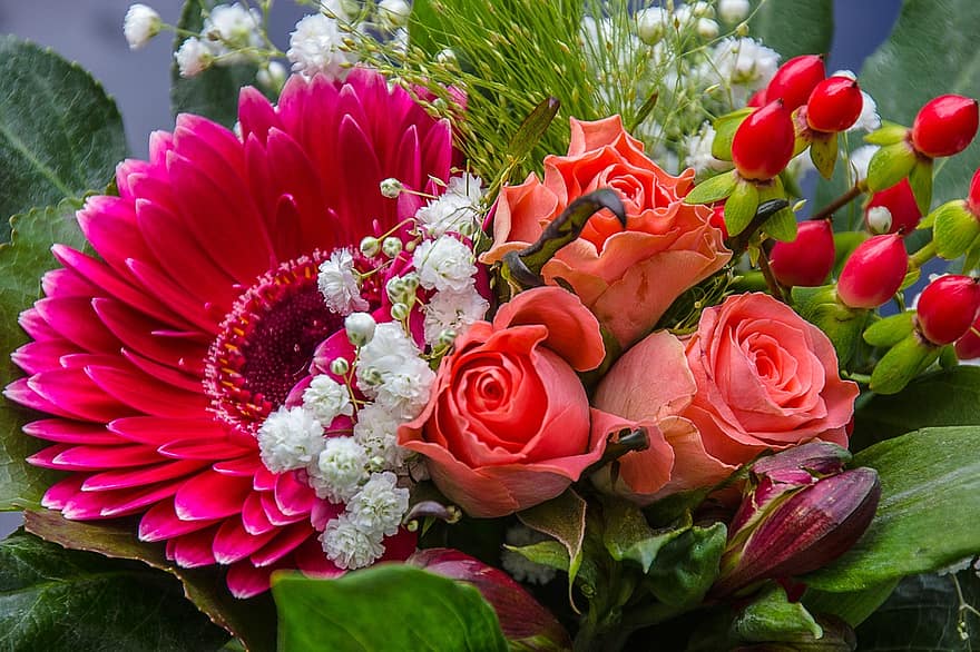bouquet-rose-gerbera-red-cut-flowers.jpg